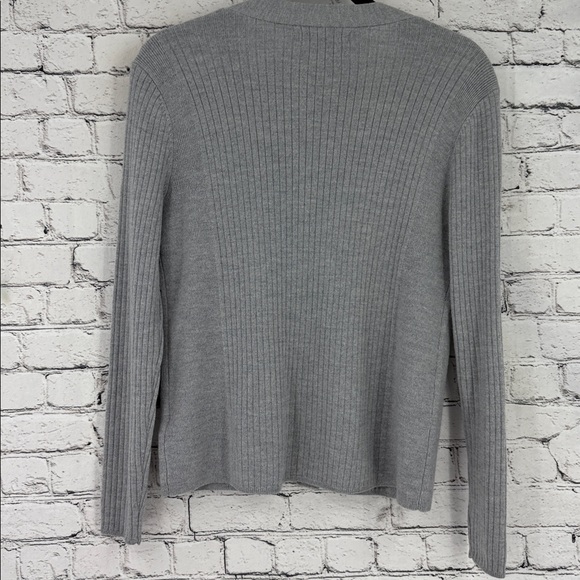 Tahari Extra-Fine Merino Wool Ribbed Button-Front Cardigan — Size Small — Gray - Picture 5 of 9